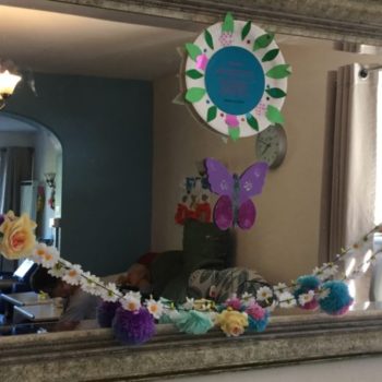 Residents-made-lots-of-summer-decorations-for-their-living-room