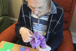 The-residents-helped-make-flowers-for-the-spring-garland