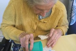 The-residents-taking-part-in-sand-art-