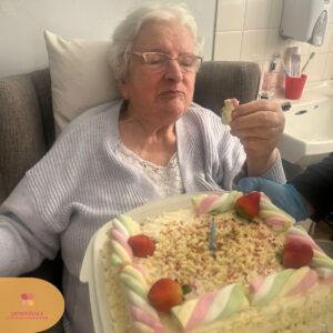 Janet couldn’t wait to tuck into her birthday cak